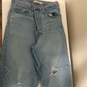 Light Blue Denim Levi’s women Jeans